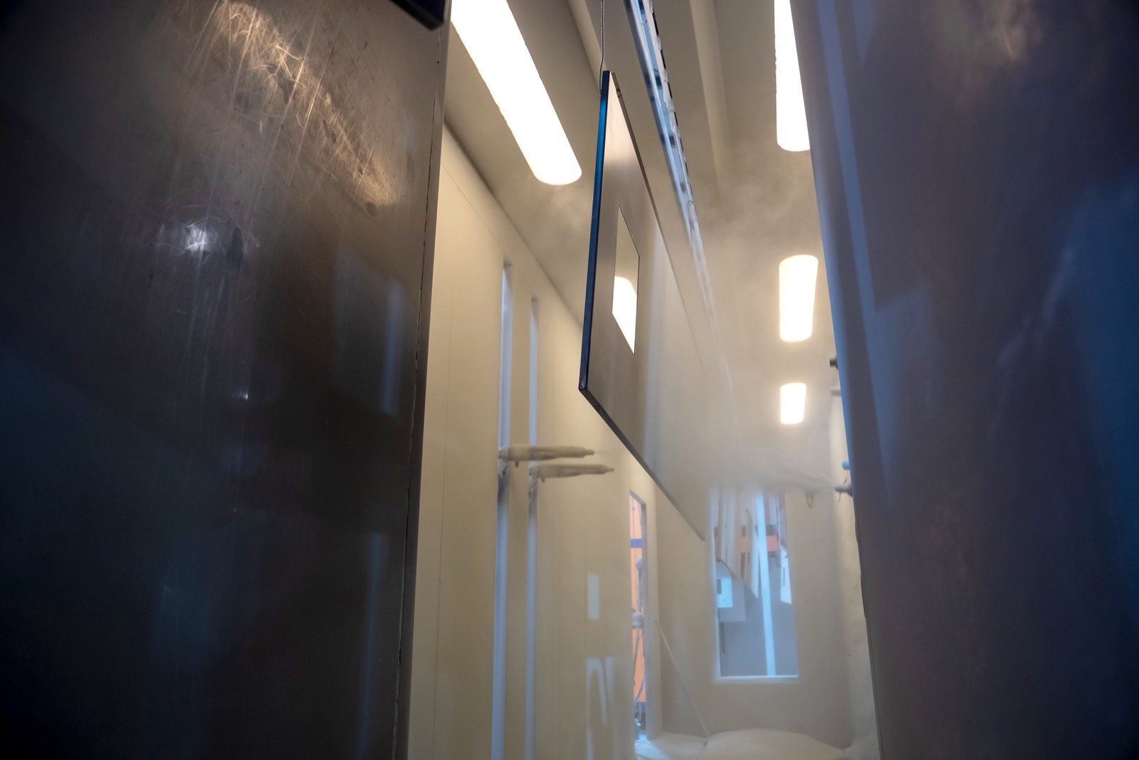 Powder-coating booth